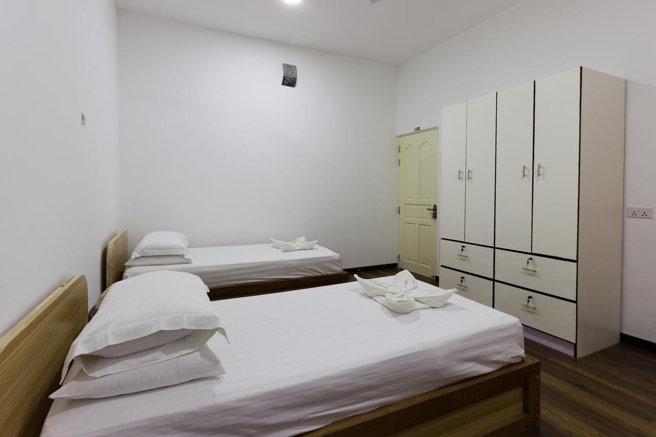 Surf Trip Maldives Hotel Thulusdhoo ภายนอก รูปภาพ