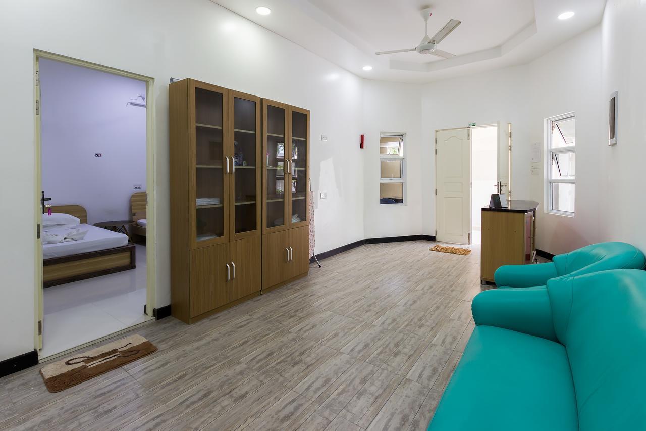 Surf Trip Maldives Hotel Thulusdhoo ภายนอก รูปภาพ